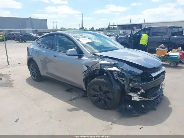 7SAYGDED7SA357679 2025 TESLA MODEL Y - Image 1