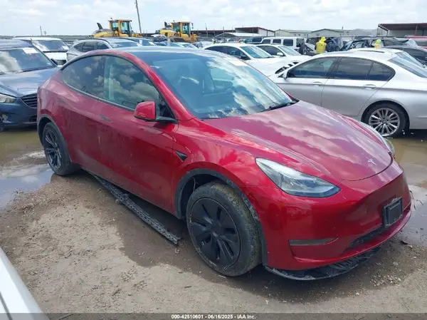 7SAYGDED7SA360212 2025 TESLA MODEL Y - Image 1