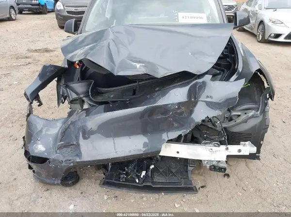2025 TESLA MODEL Y auction photo 6