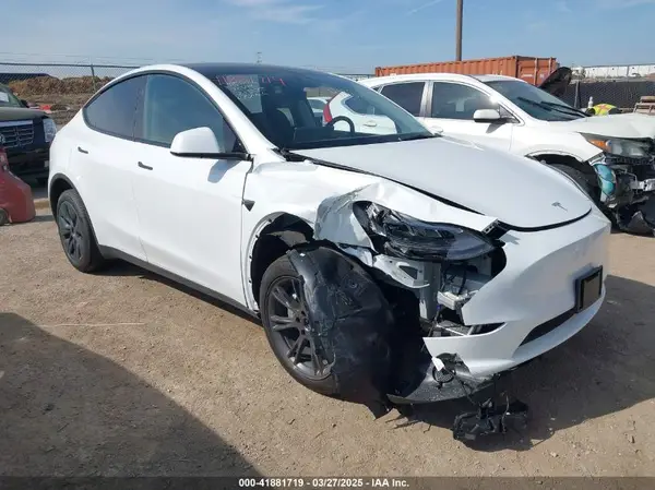 7SAYGDED7SA373784 2025 TESLA MODEL Y - Image 1
