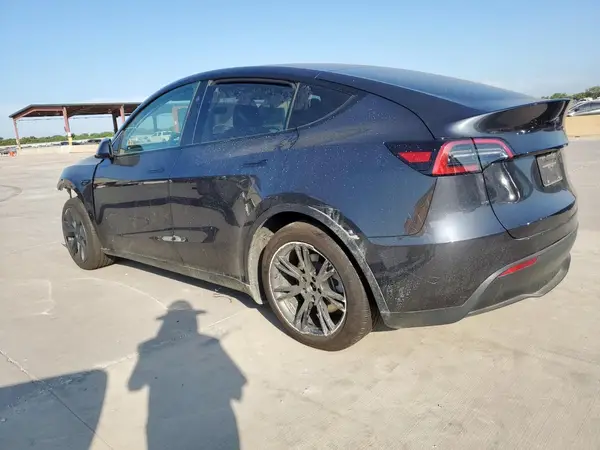 7SAYGDED7SA375924 2025 TESLA MODEL Y - Image 2