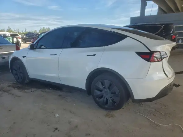 7SAYGDED7SF216131 2025 TESLA MODEL Y - Image 2