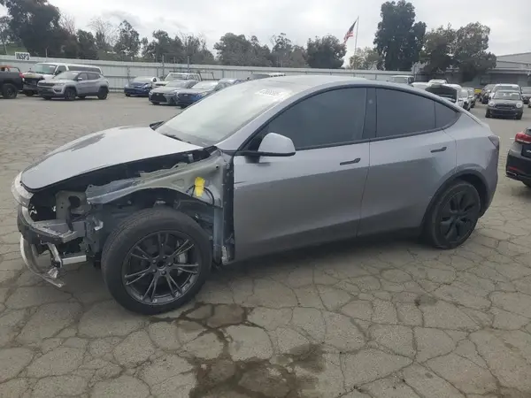 7SAYGDED7SF227582 2025 TESLA MODEL Y - Image 1