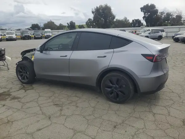 7SAYGDED7SF227582 2025 TESLA MODEL Y - Image 2