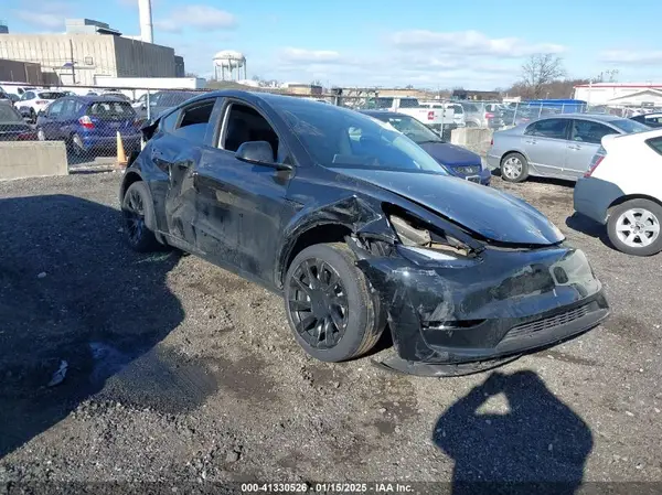 7SAYGDED7SF229722 2025 TESLA MODEL Y - Image 1