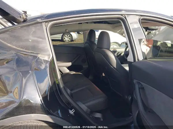 7SAYGDED7SF229722 2025 TESLA MODEL Y - Image 8