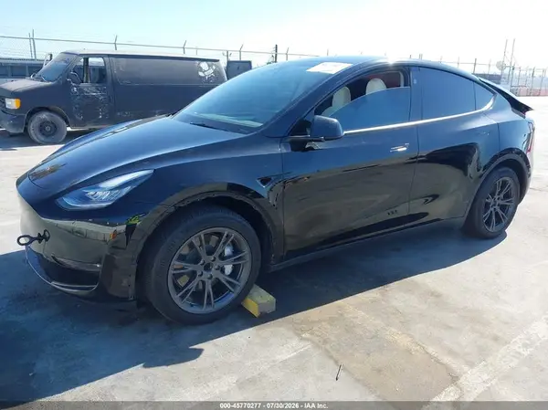 7SAYGDED7SF231017 2025 TESLA MODEL Y - Image 2