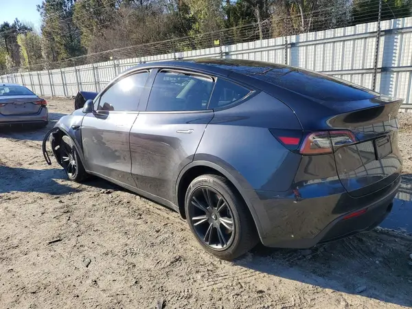 7SAYGDED7SF241952 2025 TESLA MODEL Y - Image 2