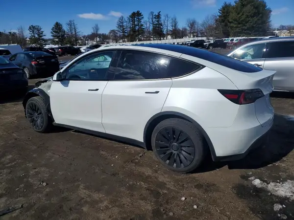 7SAYGDED7SF260310 2025 TESLA MODEL Y - Image 2