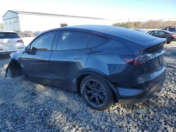 7SAYGDED7SF270285 2025 TESLA MODEL Y - Image 2