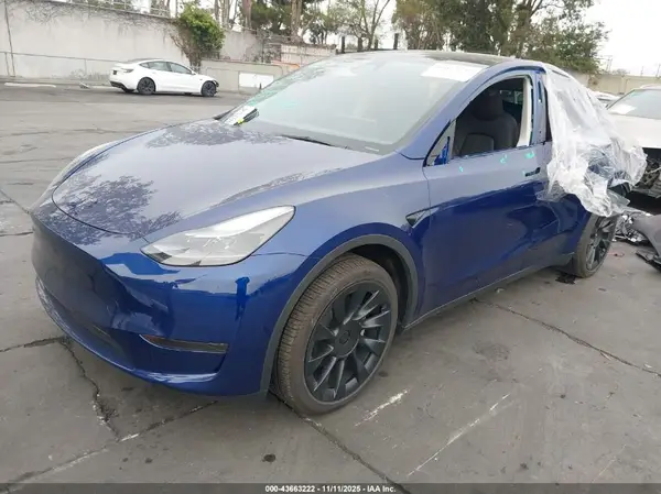 7SAYGDED7SF309635 2025 TESLA MODEL Y - Image 2