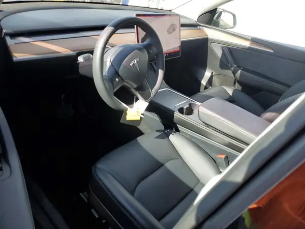 7SAYGDED7SF314012 2025 TESLA MODEL Y - Image 8