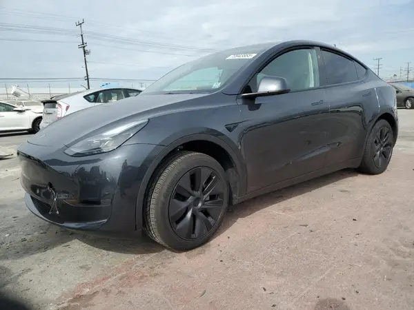 7SAYGDED7SF317637 2025 TESLA MODEL Y - Image 1