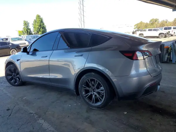 7SAYGDED7SF318691 2025 TESLA MODEL Y - Image 2