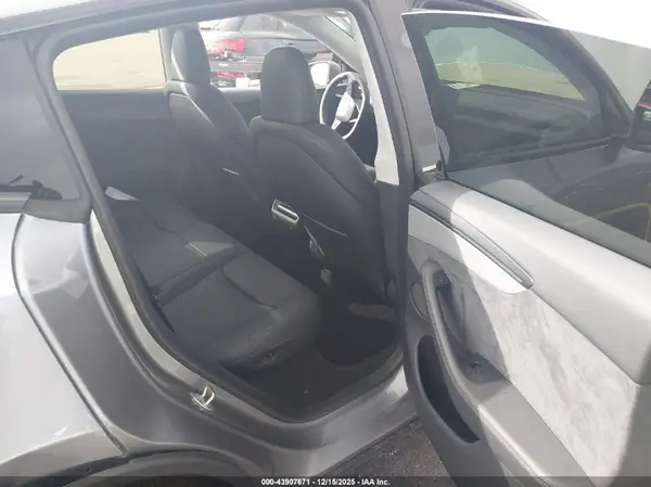 7SAYGDED7TA457735 2026 TESLA MODEL Y - Image 8