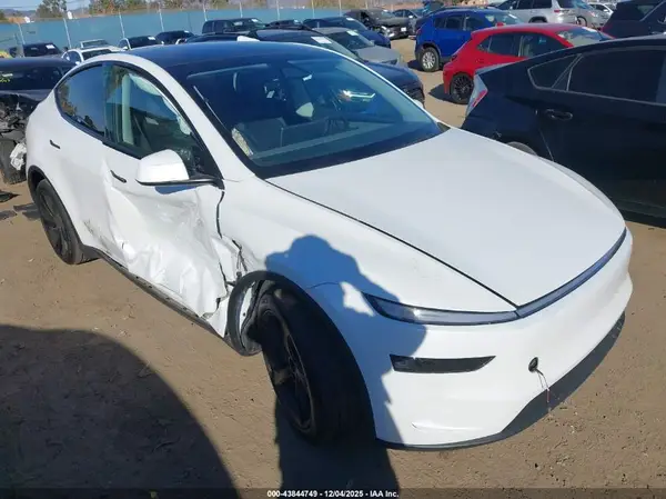 7SAYGDED7TA463244 2026 TESLA MODEL Y - Image 1