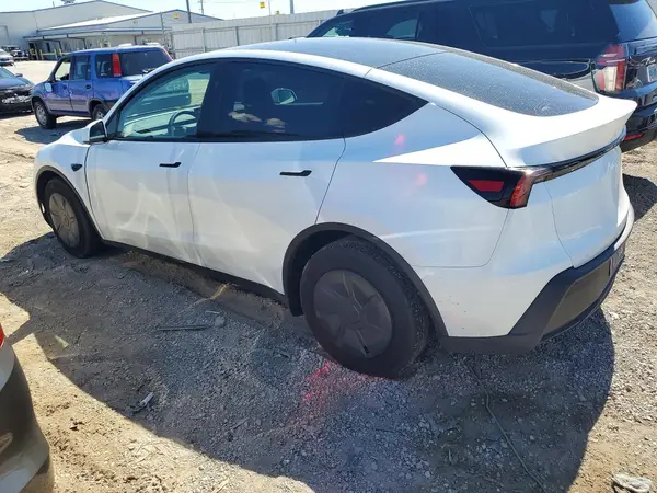 7SAYGDED7TA598126 2026 TESLA MODEL Y - Image 2