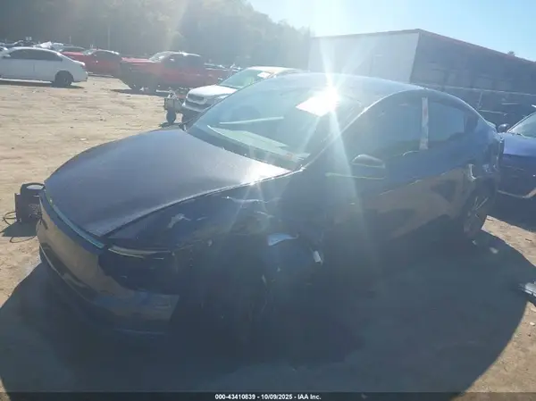 7SAYGDED7TF376432 2026 TESLA MODEL Y - Image 2
