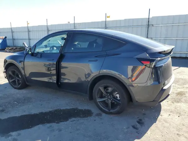 7SAYGDED7TF385891 2026 TESLA MODEL Y - Image 2