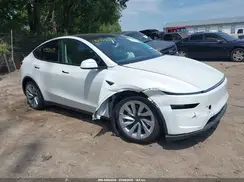 7SAYGDED7TF390380 2026 TESLA MODEL Y
