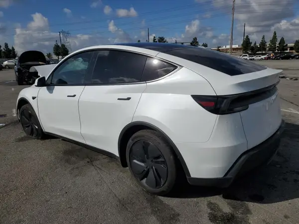 7SAYGDED7TF419800 2026 TESLA MODEL Y - Image 2