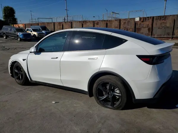 7SAYGDED7TF420641 2026 TESLA MODEL Y - Image 2
