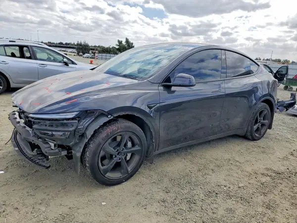 7SAYGDED7TF456300 2026 TESLA MODEL Y - Image 1