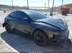 7SAYGDED7TF525762 2026 TESLA MODEL Y