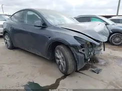 7SAYGDED8PF960702 2023 TESLA MODEL Y