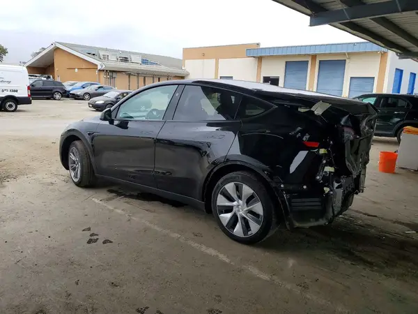 7SAYGDED8PF969254 2023 TESLA MODEL Y - Image 2