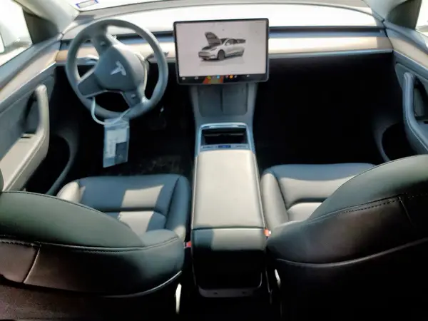 7SAYGDED8RA307898 2024 TESLA MODEL Y - Image 8