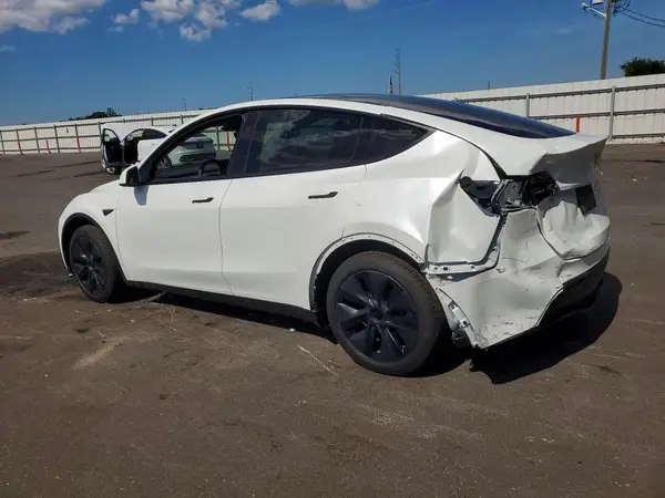 7SAYGDED8RA323132 2024 TESLA MODEL Y - Image 2