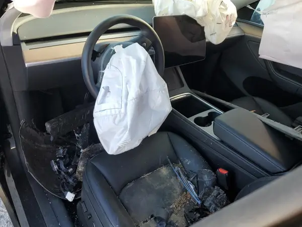 7SAYGDED8RA330260 2024 TESLA MODEL Y - Image 8