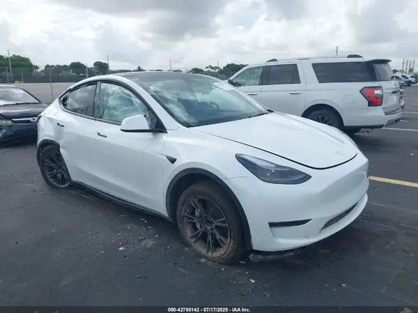 7SAYGDED8RA332252 2024 TESLA MODEL Y - Image 1