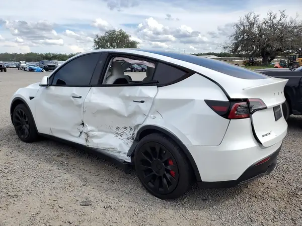 7SAYGDED8RA334860 2024 TESLA MODEL Y - Image 2