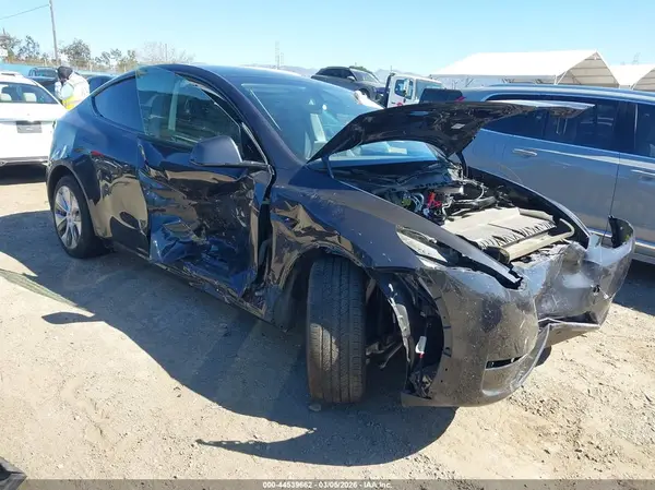 7SAYGDED8RF011248 2024 TESLA MODEL Y - Image 1