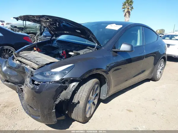 7SAYGDED8RF011248 2024 TESLA MODEL Y - Image 2
