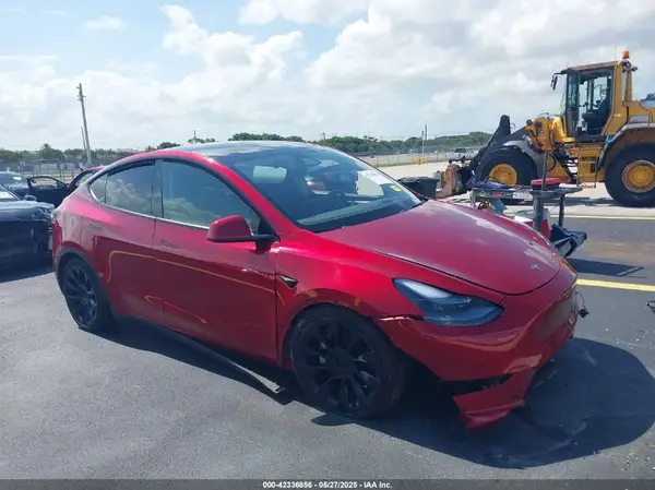 7SAYGDED8RF019494 2024 TESLA MODEL Y - Image 1