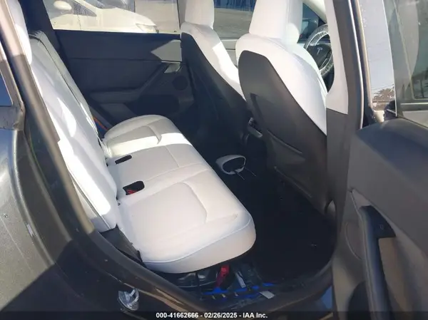 7SAYGDED8RF041172 2024 TESLA MODEL Y - Image 8