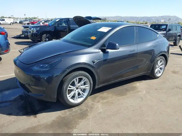 7SAYGDED8RF042984 2024 TESLA MODEL Y - Image 2