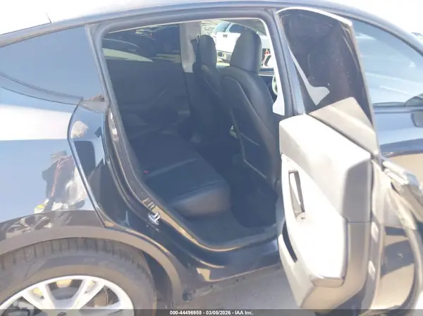 7SAYGDED8RF042984 2024 TESLA MODEL Y - Image 8