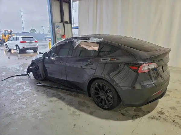 7SAYGDED8RF046825 2024 TESLA MODEL Y - Image 2