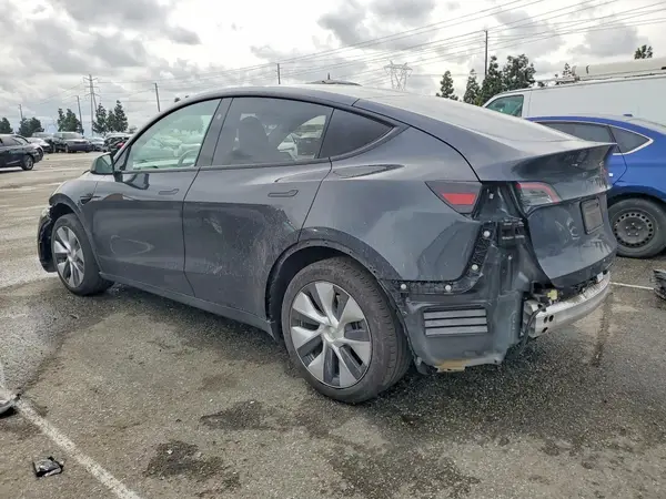 7SAYGDED8RF051300 2024 TESLA MODEL Y - Image 2