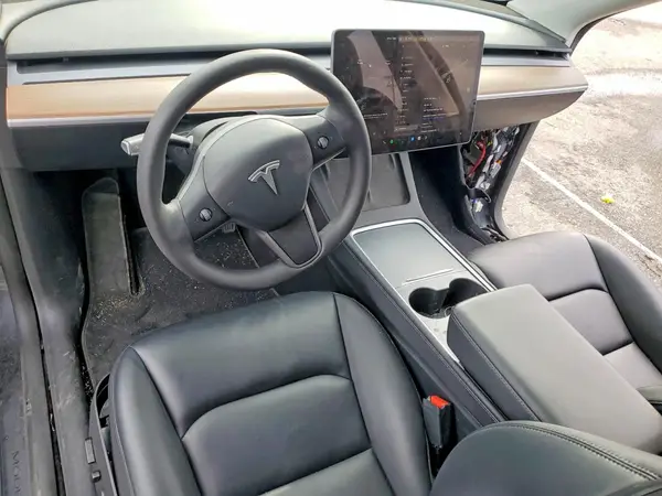 7SAYGDED8RF051300 2024 TESLA MODEL Y - Image 8
