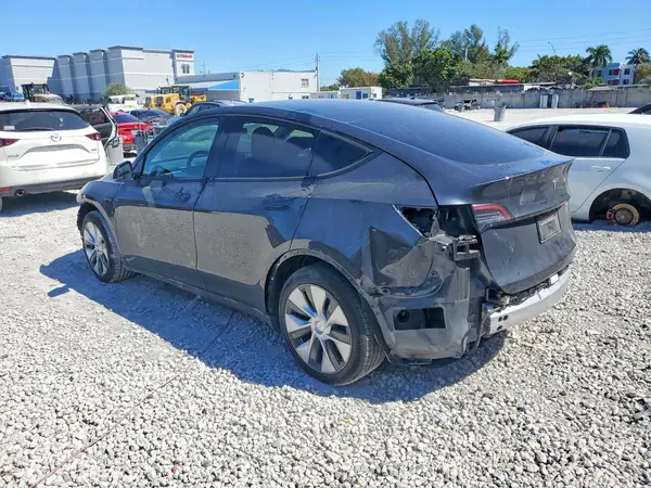 7SAYGDED8RF055718 2024 TESLA MODEL Y - Image 2