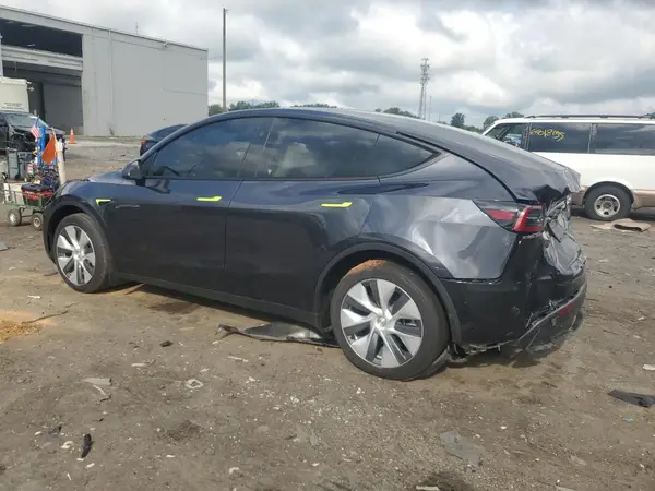 7SAYGDED8RF088976 2024 TESLA MODEL Y - Image 2
