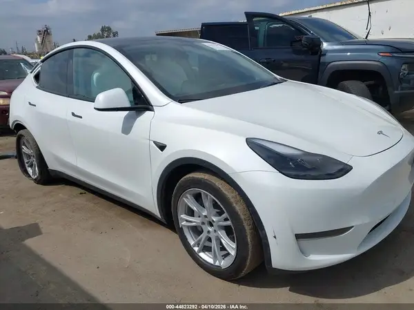 7SAYGDED8RF093675 2024 TESLA MODEL Y - Image 1