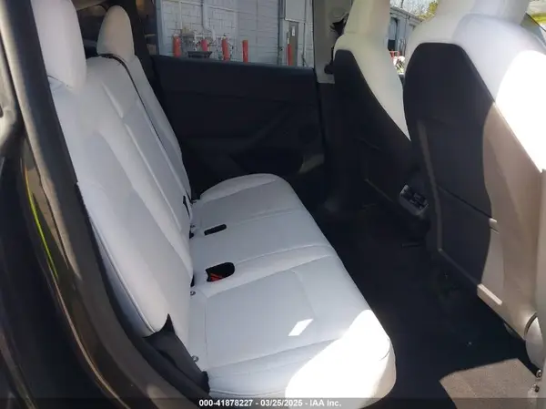 7SAYGDED8RF093790 2024 TESLA MODEL Y - Image 8