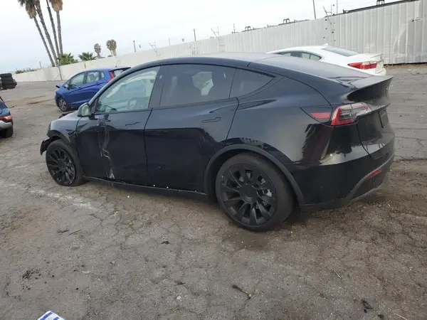 7SAYGDED8RF094440 2024 TESLA MODEL Y - Image 2