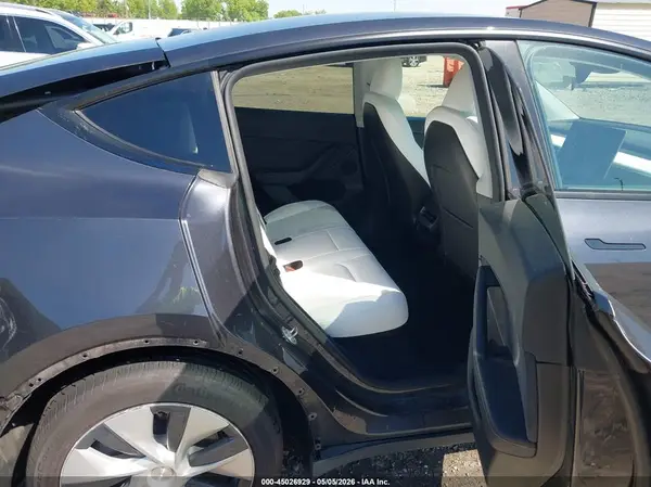 7SAYGDED8RF094647 2024 TESLA MODEL Y - Image 8
